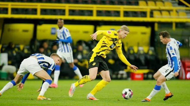 borussia-dortmund-kalahkan-hertha-berlin-dua-gol-tanpa-balas-z45xUgD9A8.jpg